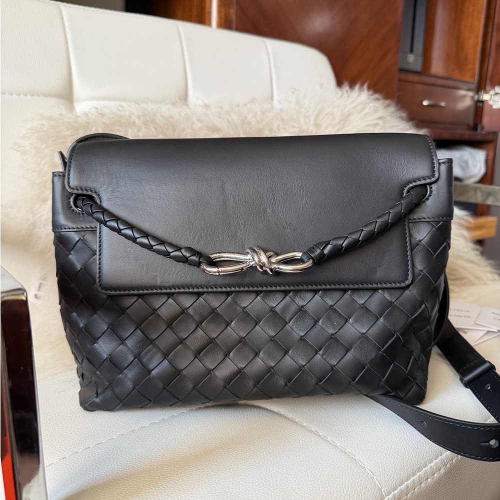 Bottega Veneta Black Andiamo Intrecciato Messenger Bag with Braided Handle